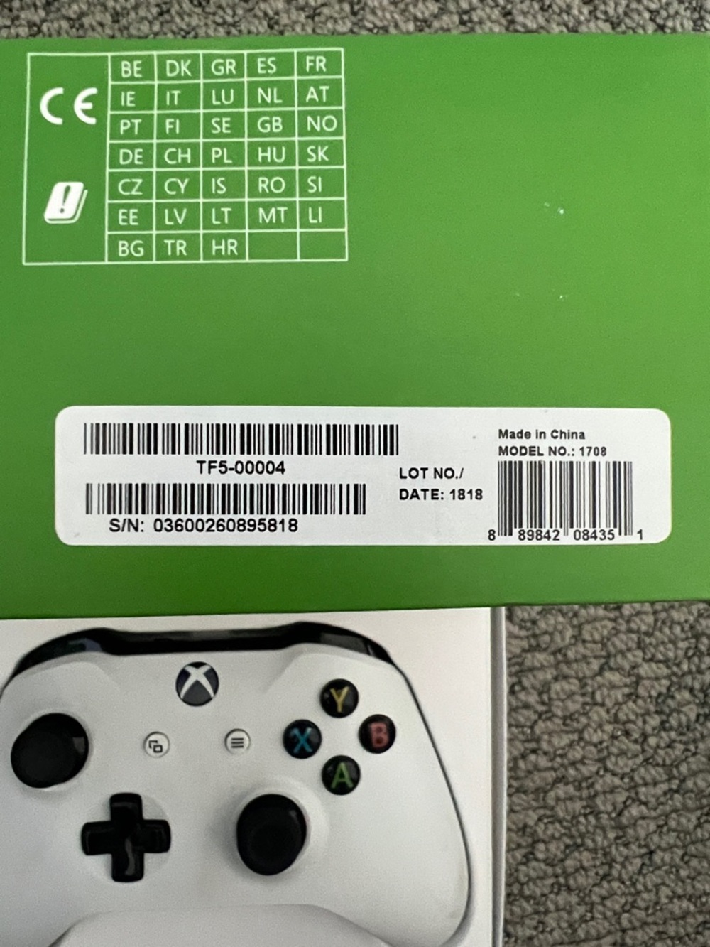 XBOX Wireless Gaming Gamer Controller - White - model number 1708 - Picture 3 of 5